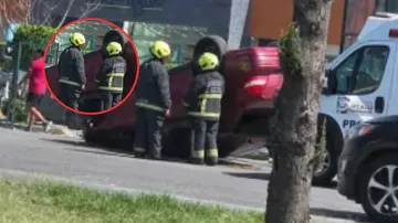 Volcadura en avenida Huehuetoca Cuautitlán Izcalli deja una mujer lesionada