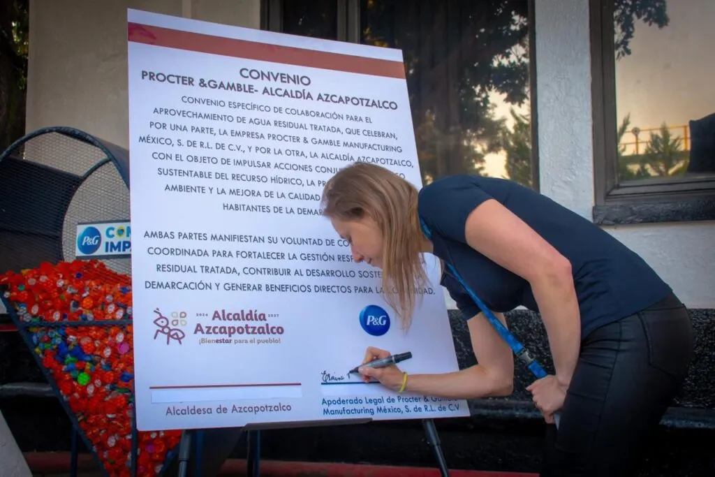 Azcapotzalco más verde: firman convenio para riego de parques y jardines con agua tratada