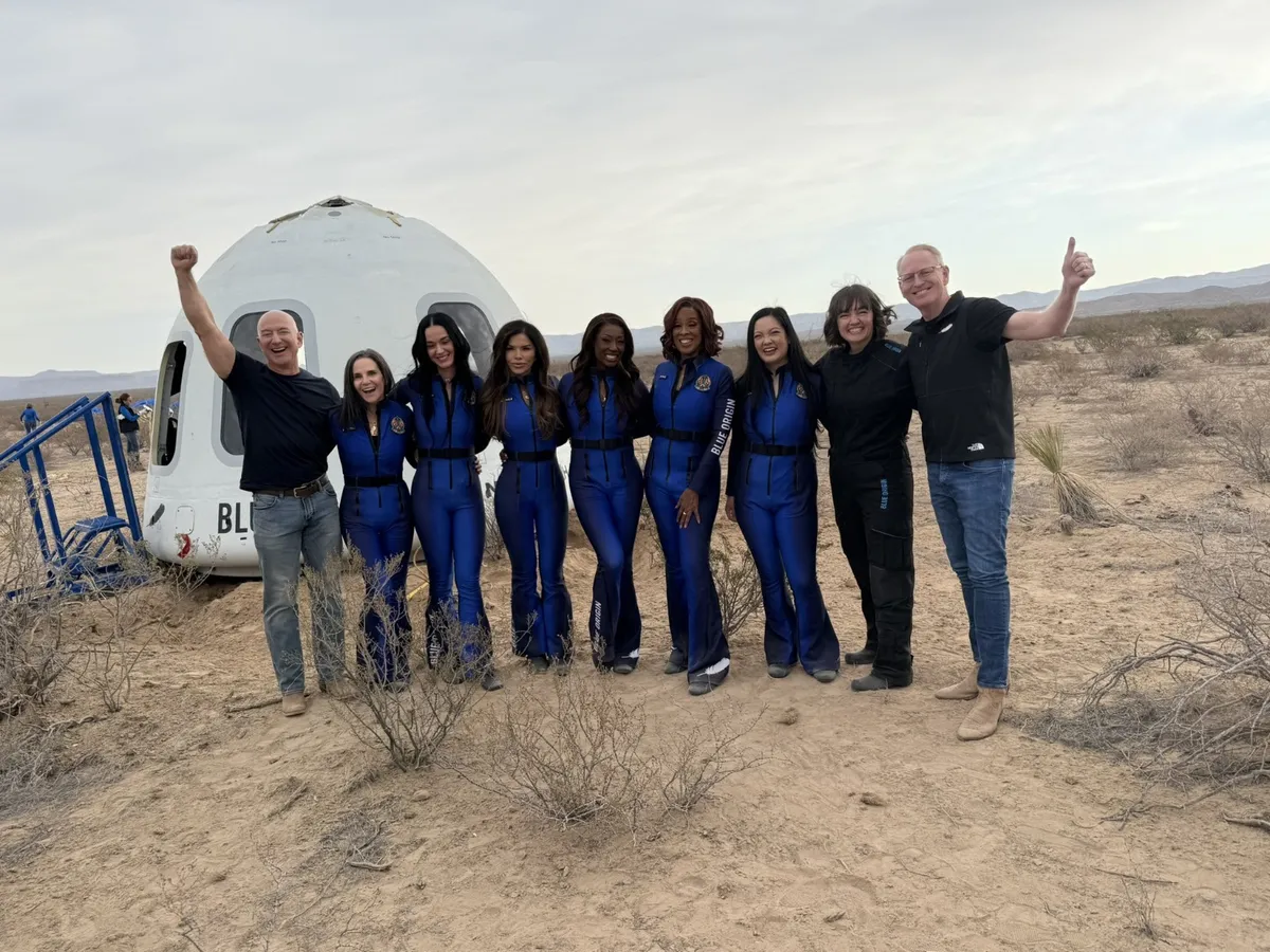 Katy Perry hace historia con viaje al espacio