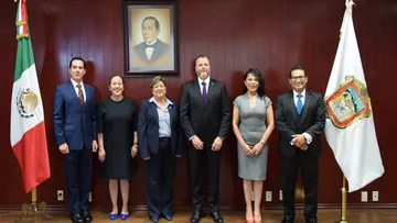 Delfina Gómez impulsa uso de tecnología y profesionalización administrativa
