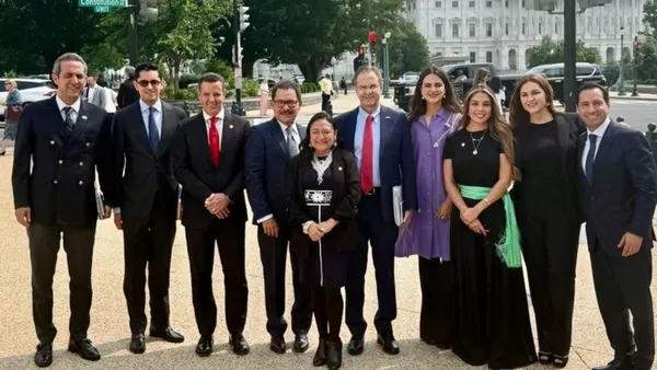 Dialogan legisladores de México y EU sobre impuesto a remesas
