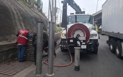Personal del Grupo Tláloc llevará a cabo labores nocturnas de desazolve mediante equipos hidroneumáticos tipo vactor.
