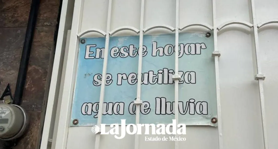 Mexiquenses crean colectores caseros de agua pluvial