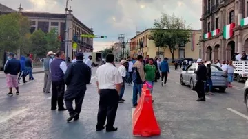 Con bloqueo y protestas exigen liberación de regidor de Ixtapan