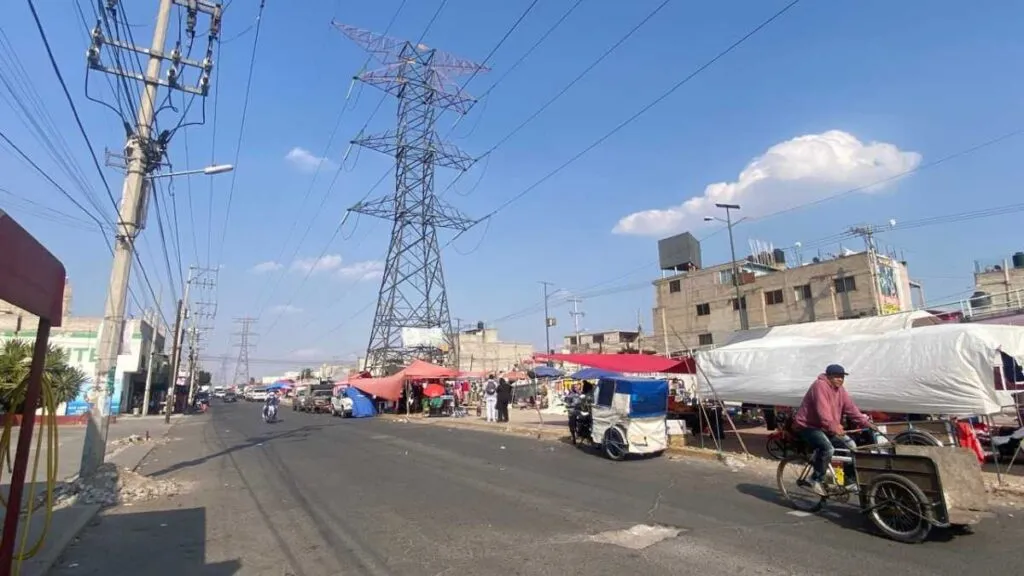 Crearán sendero seguro en Chimalhuacán; reubicarán tianguis