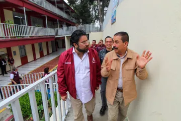 Alcalde Isaac Montoya y secretario Miguel Ángel Hernández realizan entrega de obras en el Conalep 188 en Naucalpan