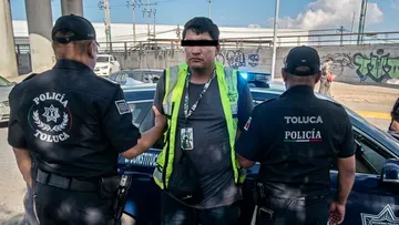 Policía de Toluca detiene a presunto implicado en robo a cuentahabiente en Plaza Santín