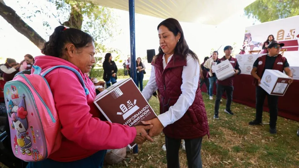 Alcaldesa de Chimalhuacán realiza última entrega anual de “Transformando la alimentación”