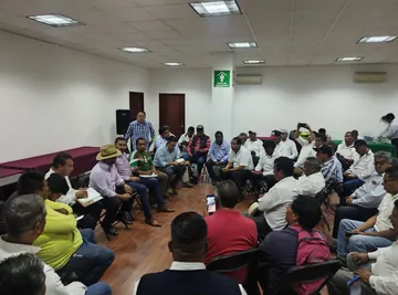 Toluca: Semov logra acuerdos con taxistas que bloquearon Tollocan