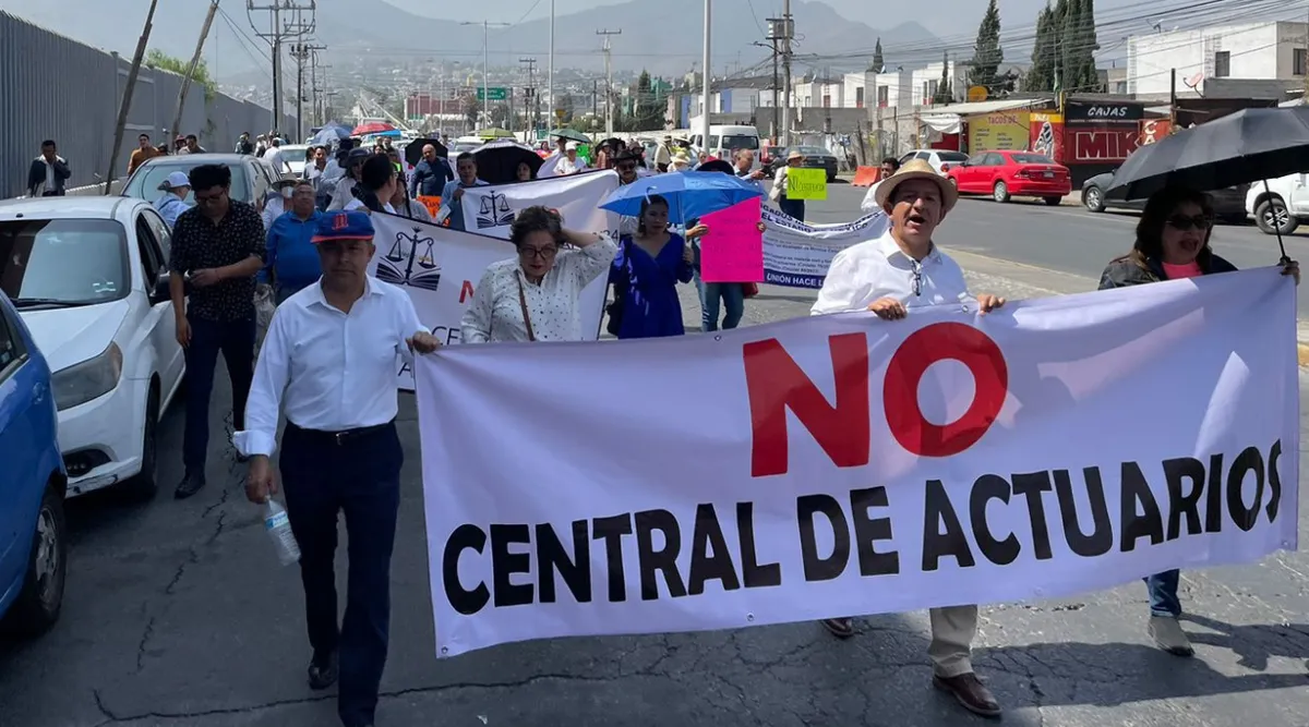 Ecatepec: Abogados independientes marchan, previo a reunión con Ricardo Sodi