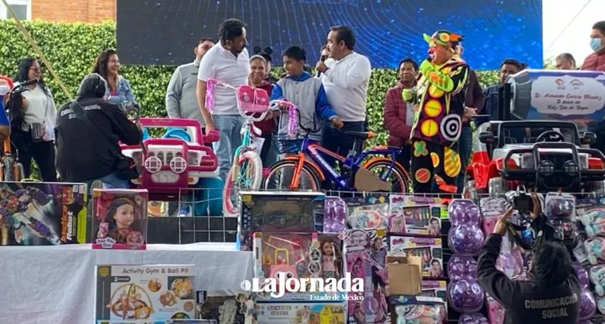 Valle de Chalco sigue celebrando el Día de Reyes, antes de volver a clases