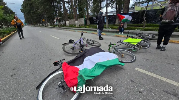 Toluca: Se manifiestan en contra de la construcción de un Starbucks en Colón