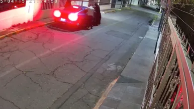 Afortunadamente, la pareja logró huir del lugar, evitando ser agredida o despojada de sus pertenencias.