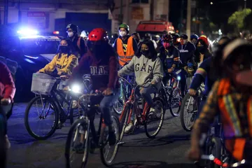 Rodada nocturna por calles de Toluca en favor de las ciclovías