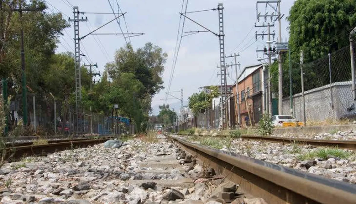 Naucalpan: Habitantes que habitan cerca del tren río Hondo, piden se defina la reactivacion