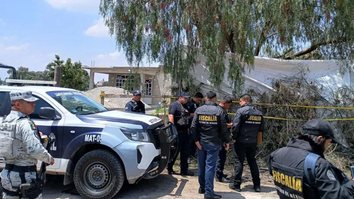 Atenco: Localizan tambos con sustancias tóxicas en un predio; hay cuatro detenidos