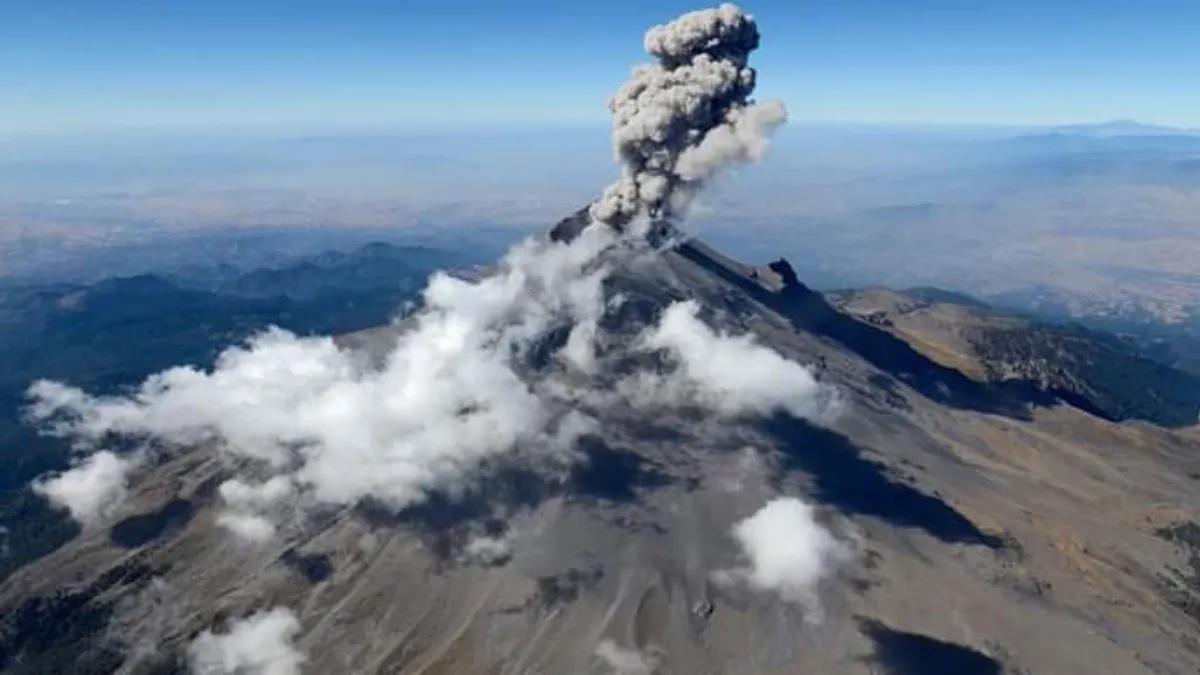 Caída de ceniza del Popocatépetl se reportó en municipios cercanos al volcán