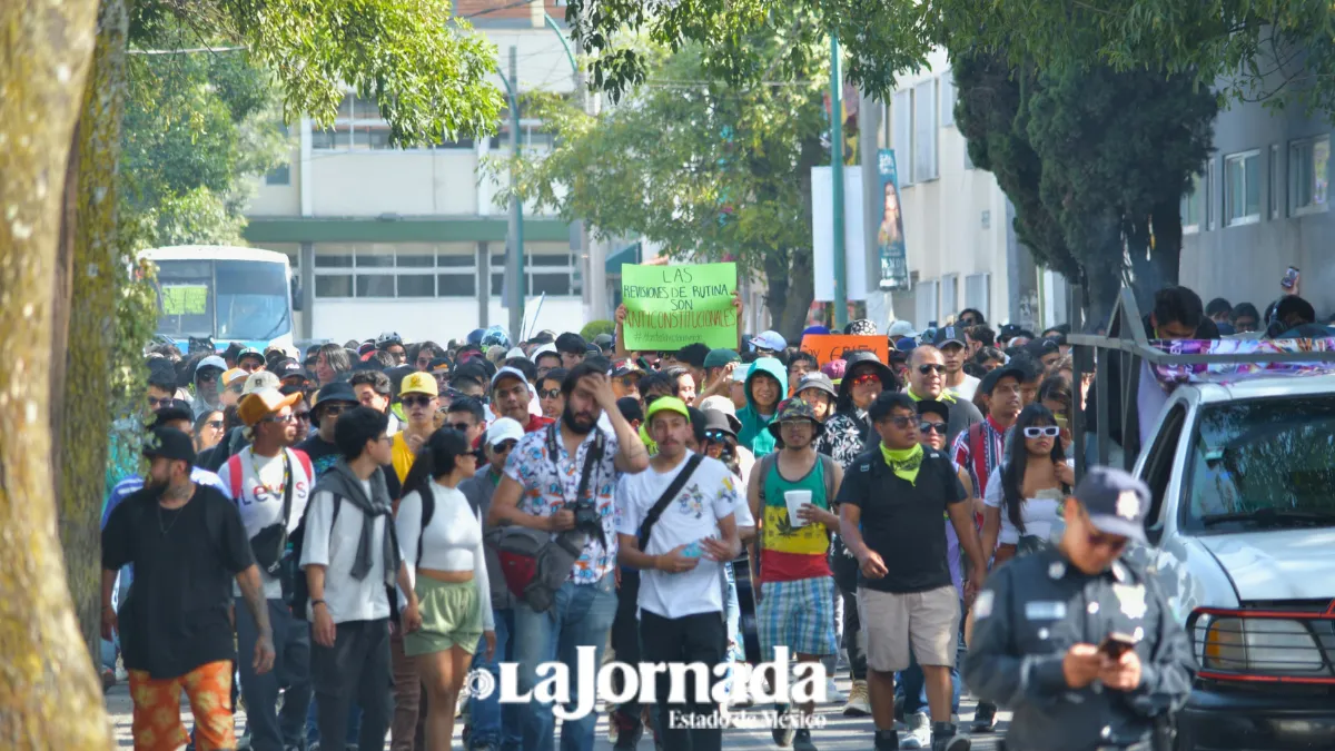 Marchan para exigir legalización de cultivo y consumo de mariguana