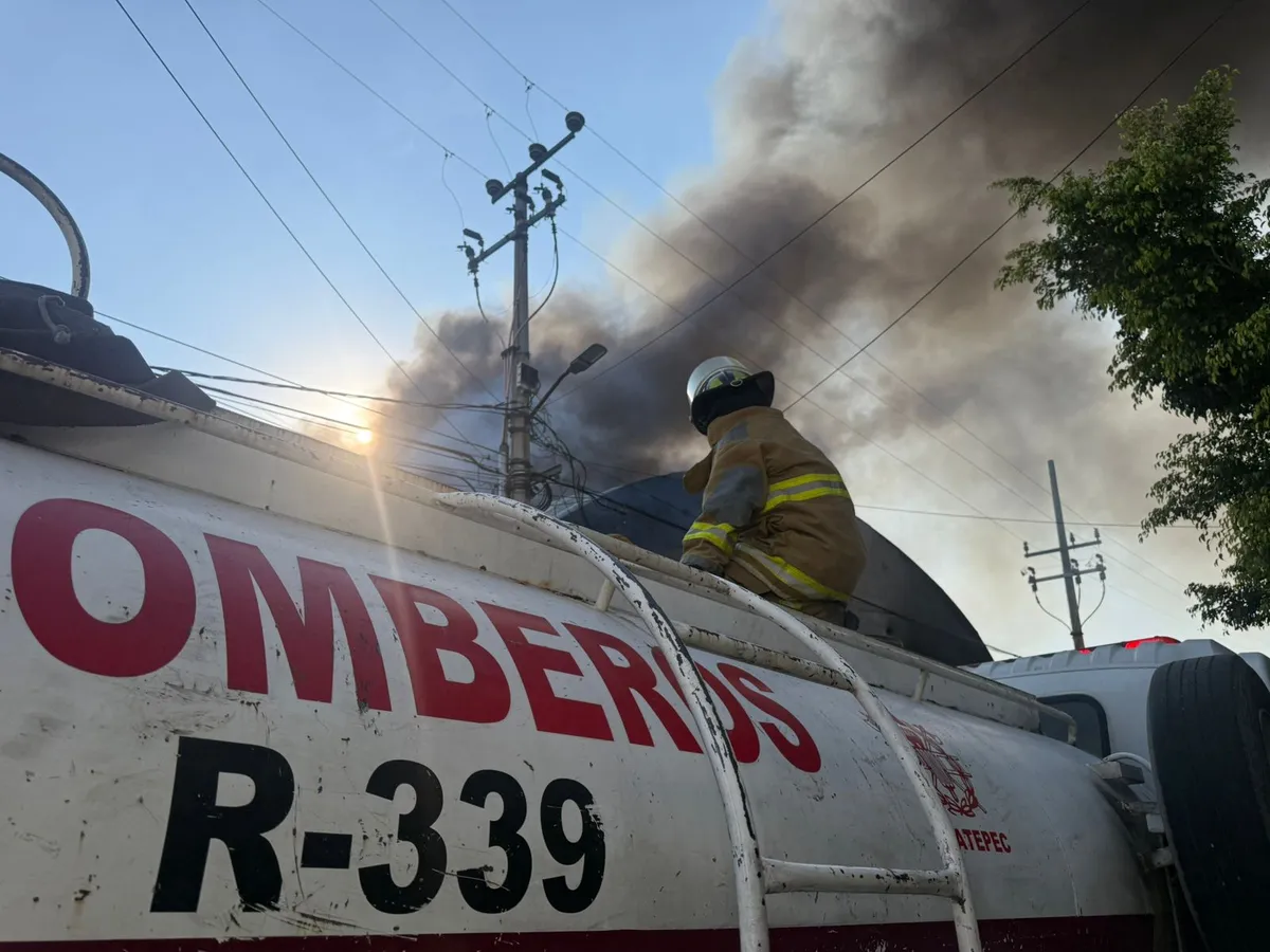 Suspenden bodega incendiada en Ecatepec