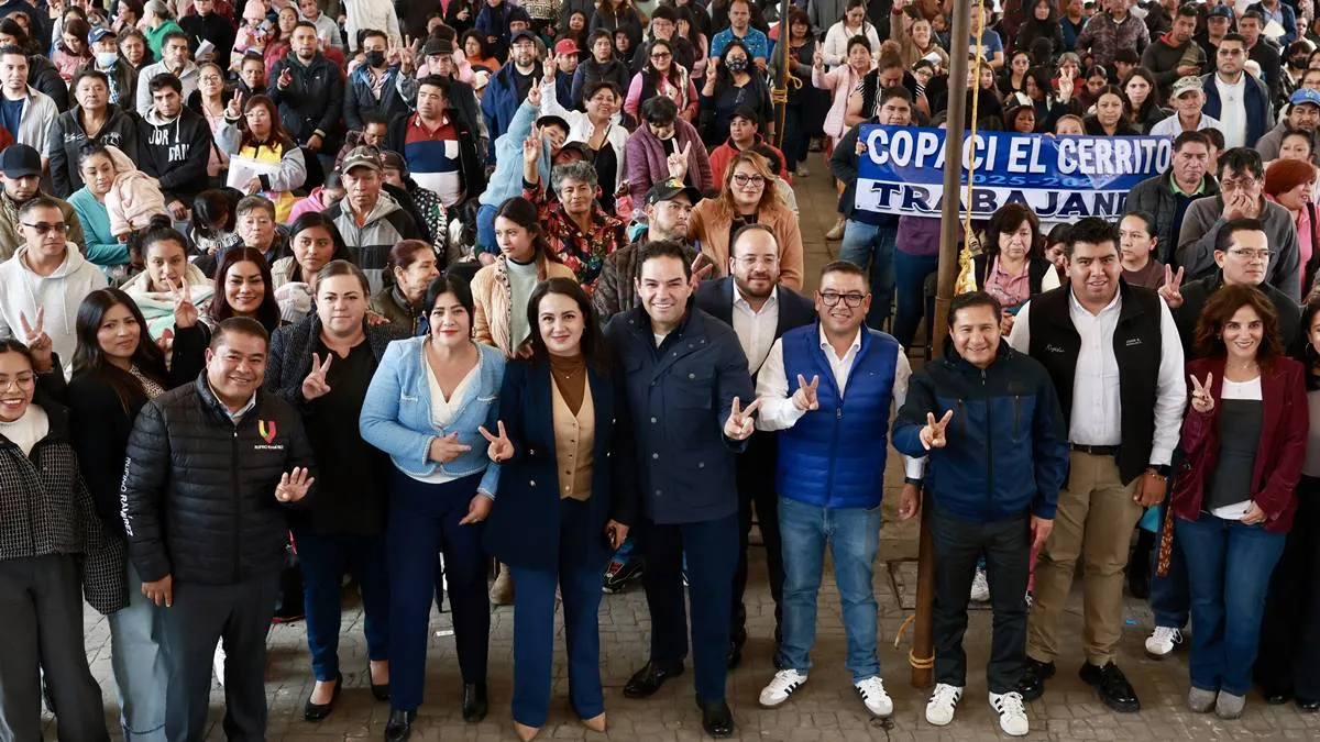 Huixquilucan entrega monederos electrónicos y becas 