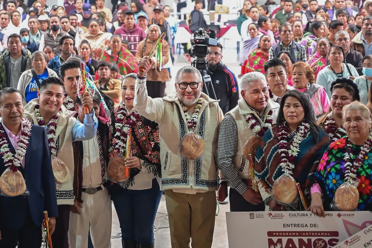 Edomex impulsa labor de mil 900 artesanas y artesanos; “es tiempo de dar recursos a los pueblos originarios”: Horacio Duarte