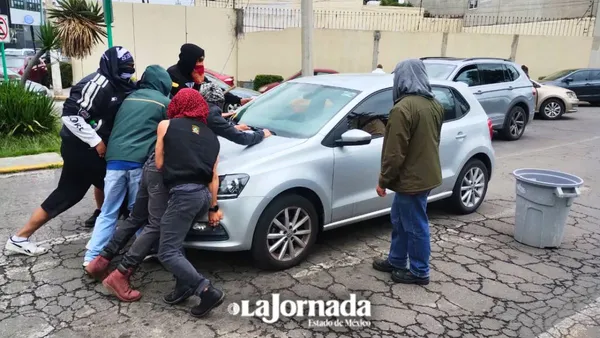 UAEMéx: Bloquean calles para exigir destitución de directora de Geografía