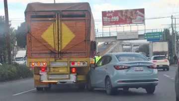 Choque en Bulevar Aeropuerto provoca afectación vial rumbo a la Central de Abasto
