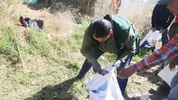 Edomex: Retiran 32 toneladas de basura durante jornada de limpieza del Lago de Xico