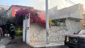 Se incendia casa en la colonia Emiliano Zapata, Atizapán
