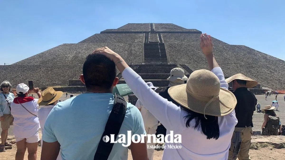Teotihuacán: Miles se cargan de energía en pirámides