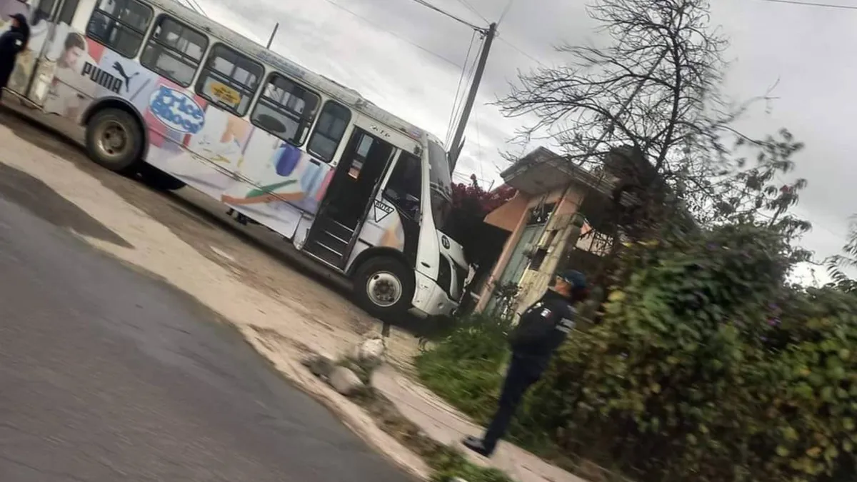 Reportan asalto a autobús en San Mateo Otzacatipan