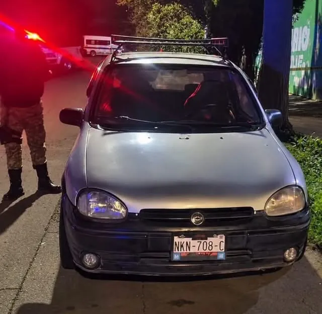 Hallan a cuatro cuerpos dentro de autos en Otumba y Jaltenco