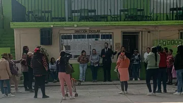 En Otumba denuncian manejo irregular de recursos de una escuela