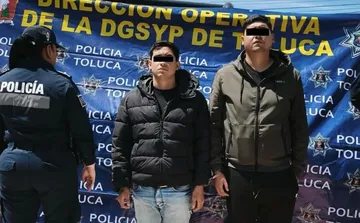 Policía de Toluca recupera cuatro vehículos robados y detiene a cinco personas
