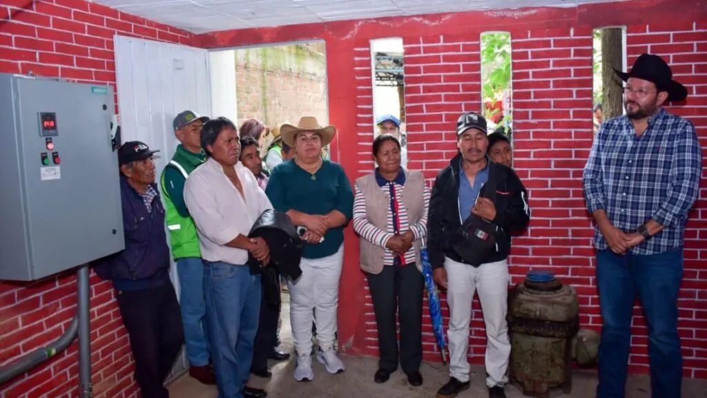 Adolfo Solís rehabilita pozo y garantiza más agua potable a familias del centro de Almoloya de Juárez