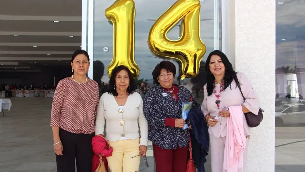SMSEM reúne a docentes jubilados en festejos por el Día de la Maestra y el Maestro