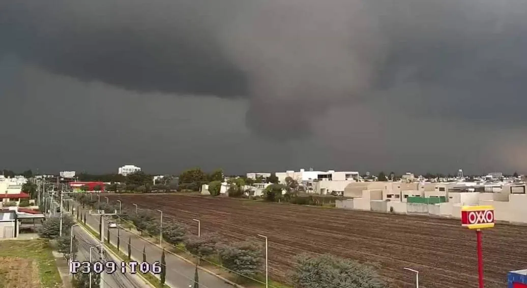 FOTOS: Reportan formación de Cola de Agua en cielo de Atenco; ¿qué es?