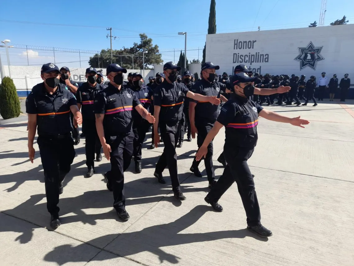 Policías pie tierra en Toluca andan desarmados y no llegan a los servicios