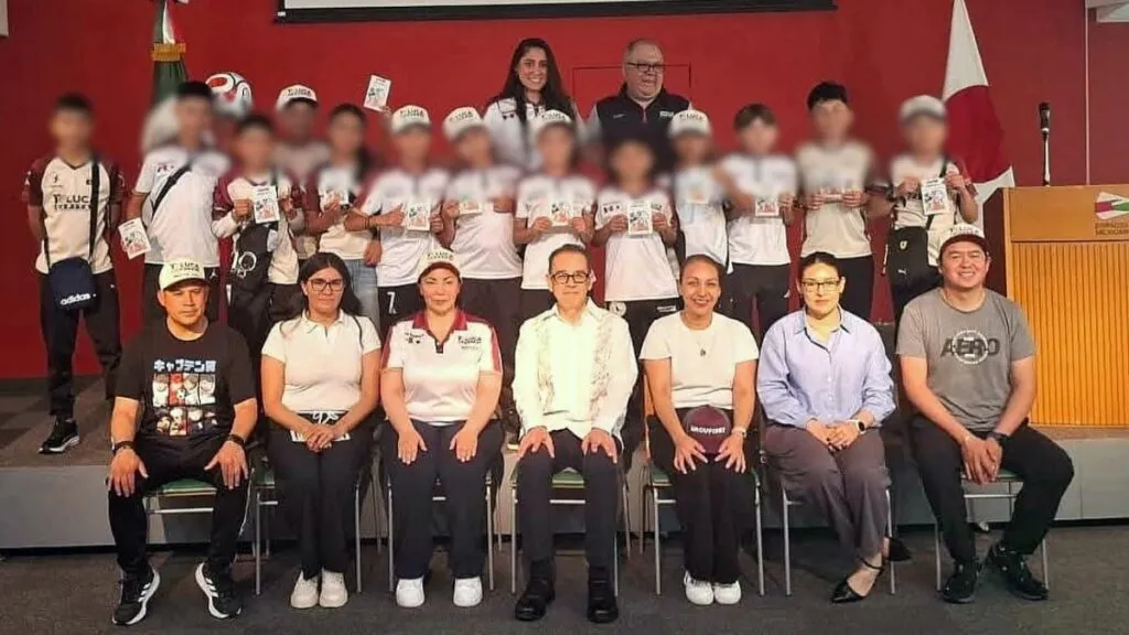 Niños toluqueños cumplen sueño de jugar futbol en Japón