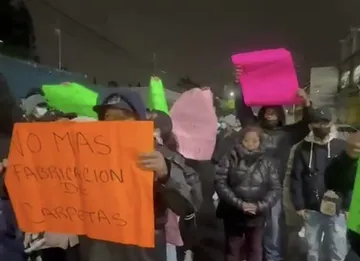 Bloquean avenida Morelos en Ecatepec por presunta fabricación de delitos