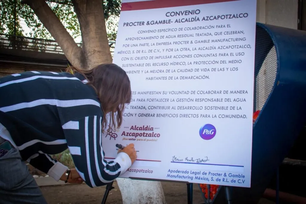 Azcapotzalco más verde: firman convenio para riego de parques y jardines con agua tratada