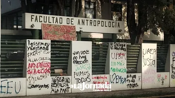 En estos planteles únicamente se permitió el acceso a profesores y alumnos, mientras que el personal administrativo tuvo que retirarse.