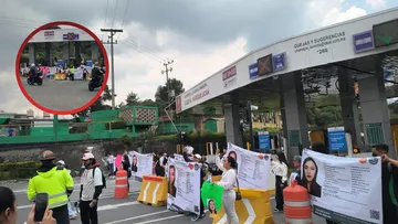 Familiares bloquean caseta de Chamapa-Lechería por desaparición de Aura Cristina Martínez Gómez