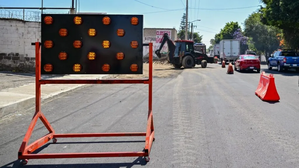 Edomex rehabilita Periférico Oriente y Avenida Central