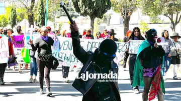 Toluca: Feministas se manifiestan por la erradicación de la violencia contra las mujeres