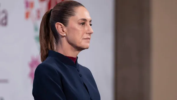 Sheinbaum afirmó que el paro en el SAT no compromete los servicios y llamó a los contribuyentes a acudir a sus citas.