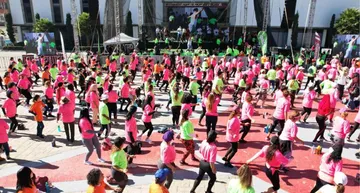 Ecatepec: Participan más de 2 mil personas en Mega Clase de Zumba