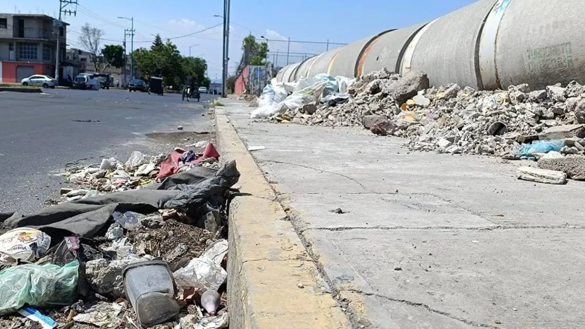 Chimalhuacán: calles convertidas en basureros