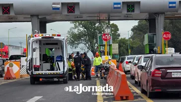 Motociclista derrapa en la Toluca Atlacomulco