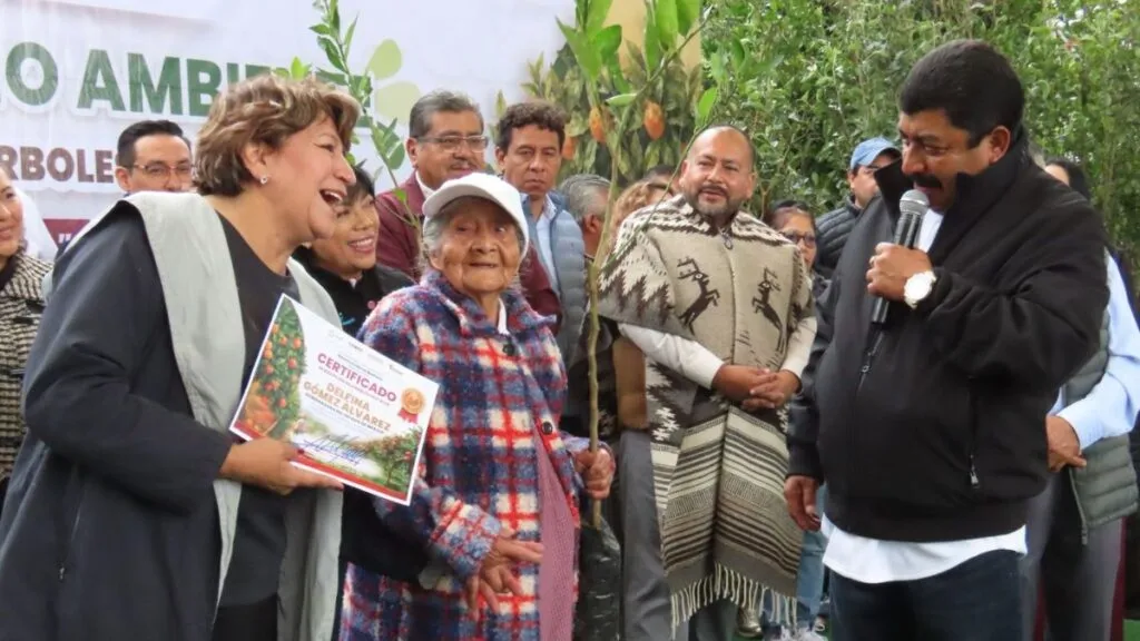 En el marco del Día Internacional del Medio Ambiente, Texcoco entrega 50 mil árboles frutales a la población